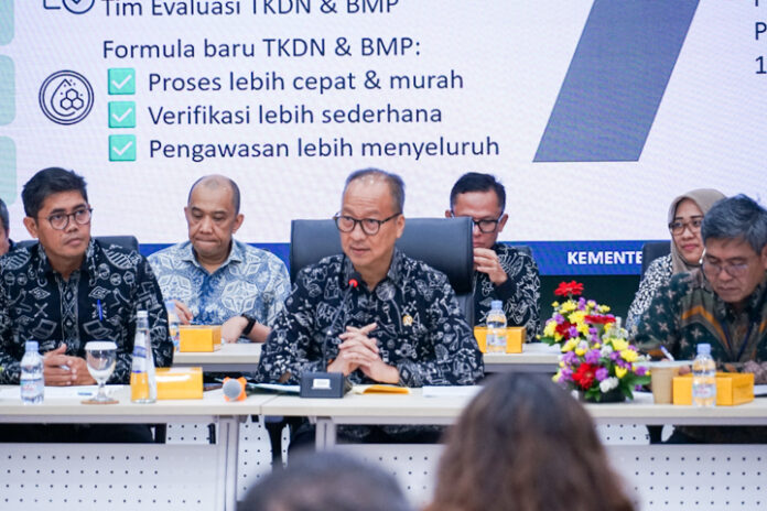 Menperin Agus Gumiwang Kartasasmita