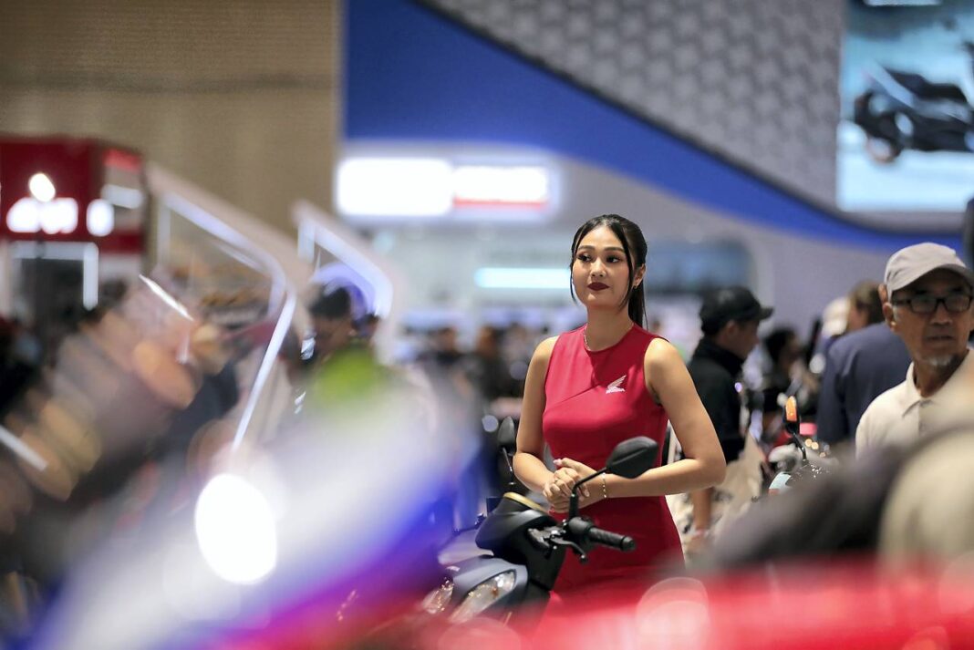 Pameran Indonesia Motorcycle Show (IMOS) 2025 di Indonesia Convention Exhibition (ICE) BSD, Serpong, Kabupaten Tangerang, Banten, Rabu (24/9).