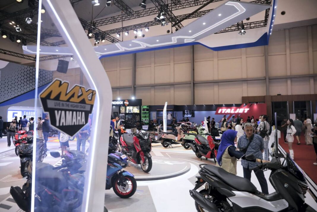 Pameran Indonesia Motorcycle Show (IMOS) 2025 di Indonesia Convention Exhibition (ICE) BSD, Serpong, Kabupaten Tangerang, Banten, Rabu (24/9).