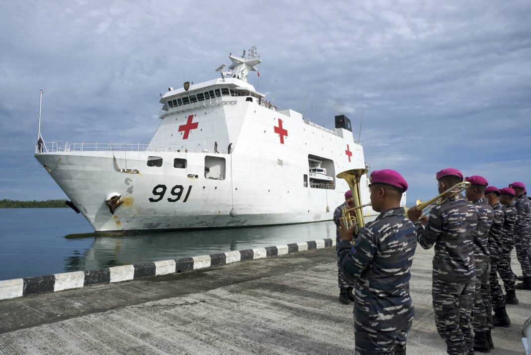 Kedatangan KRI dr Wahidin Sudirohusodo (WSH)-991, di Dermaga Koarmada III, Katapop, Kabupaten Sorong, Papua Barat Daya, Jumat (26/9).