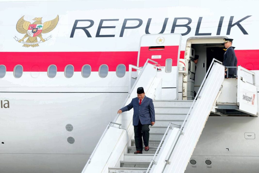 Presiden Prabowo Subianto tiba di Bandar Udara Internasional Schipol, Amsterdam, Belanda, Kamis (25/9).