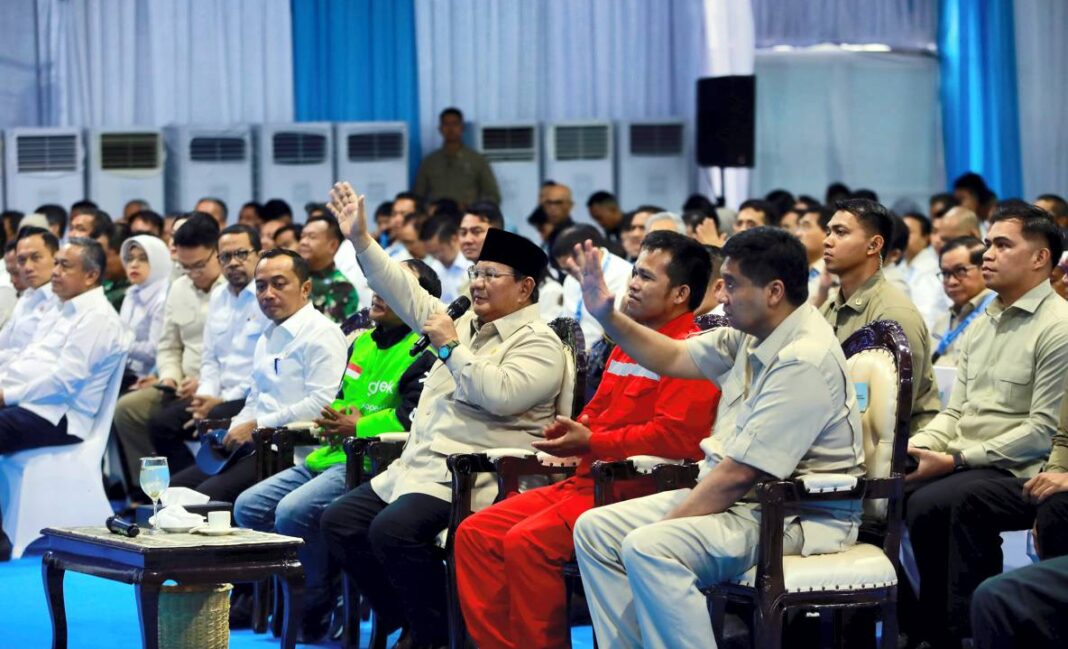 Presiden Prabowo Subianto menghadiri acara akad massal sebanyak 26.000 KPR Fasilitas Likuiditas Pembiayaan Perumahan (FLPP) dan Serah Terima Kunci Bersama Presiden Prabowo, Bogor, Jawa Barat, Senin (29/9).