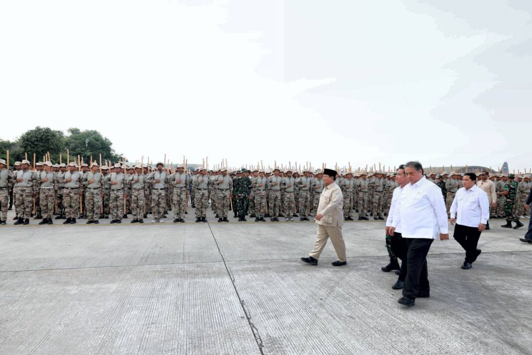 Presiden Prabowo Subianto tiba di Tanah Air usai kunjungan kenegaraan, di Pangkalan TNI AU Halim Perdanakusuma, Jakarta, Sabtu (27/9).