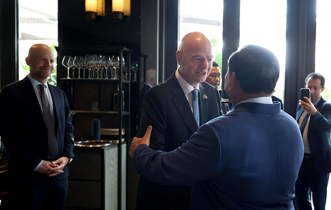 Presiden Prabowo Subianto bertemu Presiden FIFA Gianni Infantino, di New York, Amerika Serikat, Rabu (24/9).