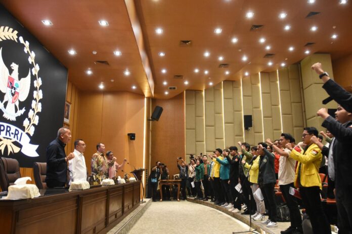 Dialog DPR-Mahasiswa