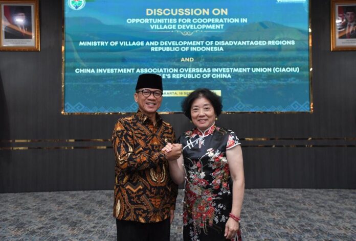 Mendes Yandri Susanto dan Presiden CIAOIU Liu Xiongying