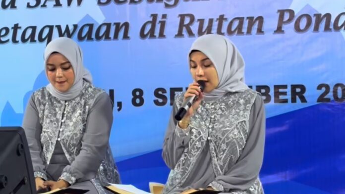 Nikita mirzani berkerudung