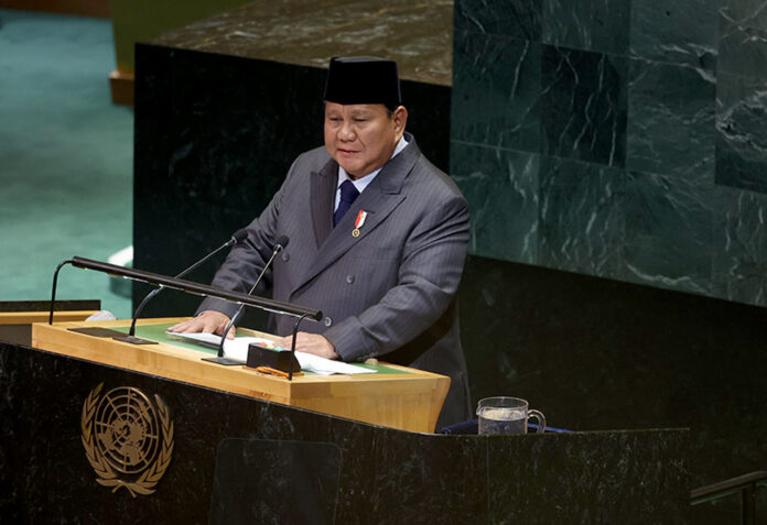 Presiden RI Prabowo Subianto menyampaikan pidato di konferensi tingkat tinggi (KTT) terkait solusi dua negara Israel-Palestina, di markas Perserikatan Bangsa-Bangsa (PBB), New York, pada Senin (22/9).