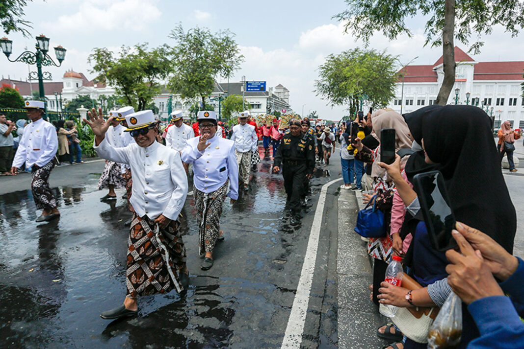Garebeg Mulud Dal 1959, di kawasan Masjid Gedhe Kauman, Yogyakarta, Jumat (5/9).