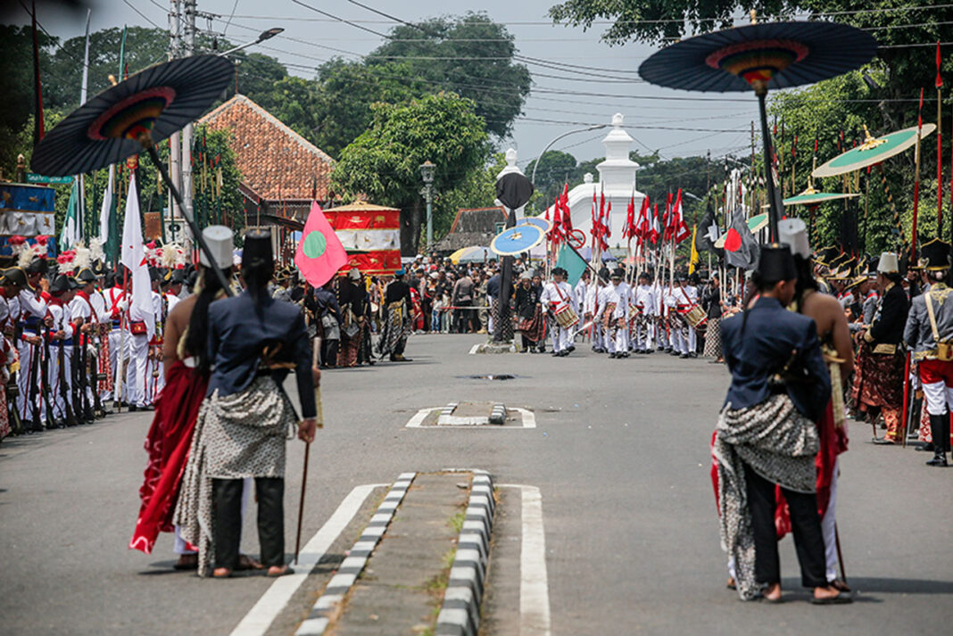 Garebeg Mulud Dal 1959, di kawasan Masjid Gedhe Kauman, Yogyakarta, Jumat (5/9).