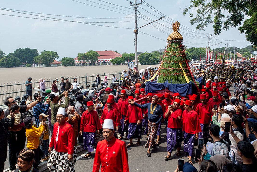 Garebeg Mulud Dal 1959, di kawasan Masjid Gedhe Kauman, Yogyakarta, Jumat (5/9).