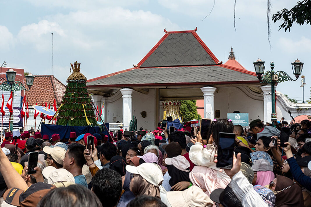 Garebeg Mulud Dal 1959, di kawasan Masjid Gedhe Kauman, Yogyakarta, Jumat (5/9).