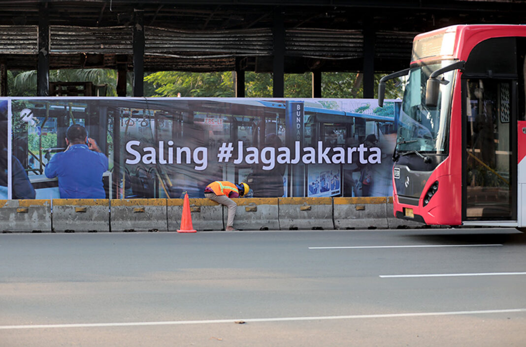 Transjakarta memastikan seluruh layanannya kembali beroperasi normal mulai hari ini, Senin (1/9).