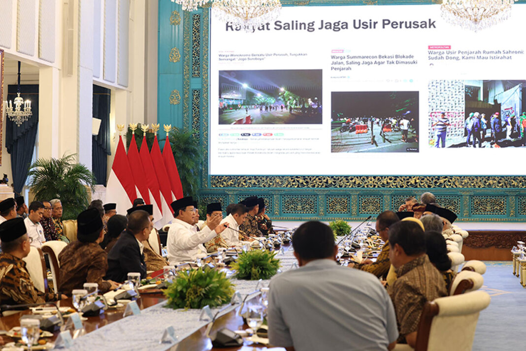 Presiden Prabowo Subianto bersilaturahmi dengan sejumlah Tokoh Lintas Agama, di Istana Negara, Senin (1/9).