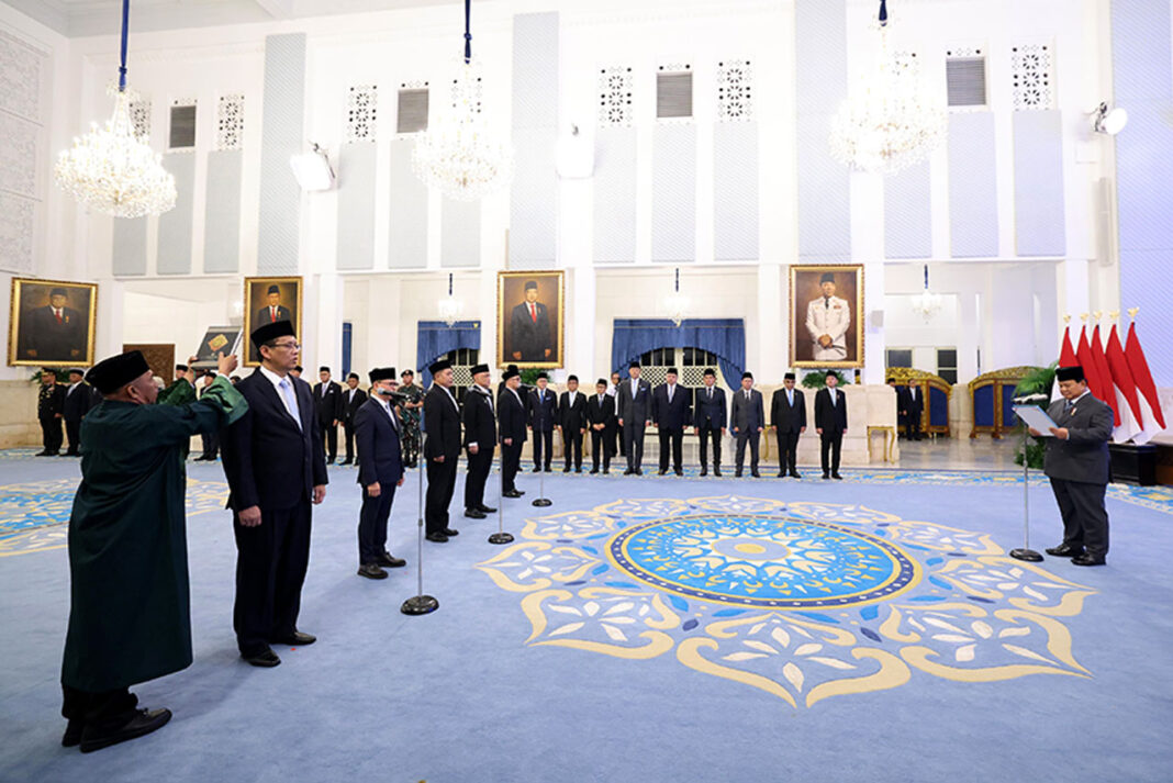 Presiden Prabowo Subianto melantik Menteri dan Wakil Menteri (Wamen) baru Kabinet Merah Putih (KMP), di Istana Negara, Jakarta, Senin (8/9).