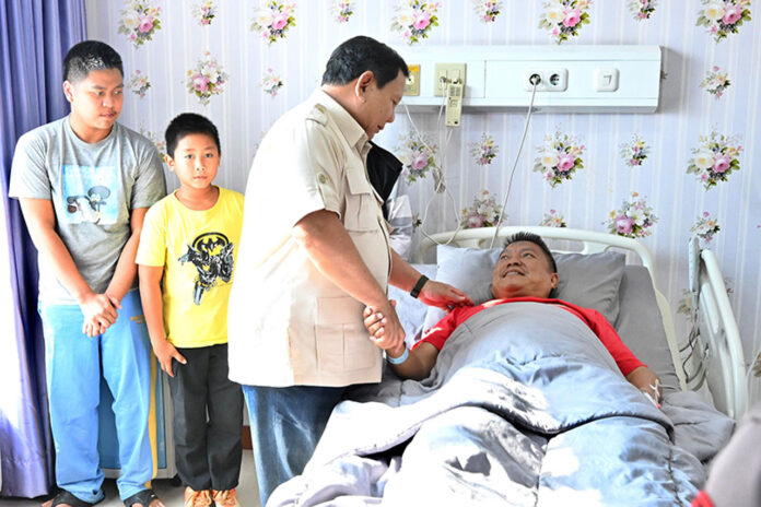 Presiden Jenguk korban kerusuhan