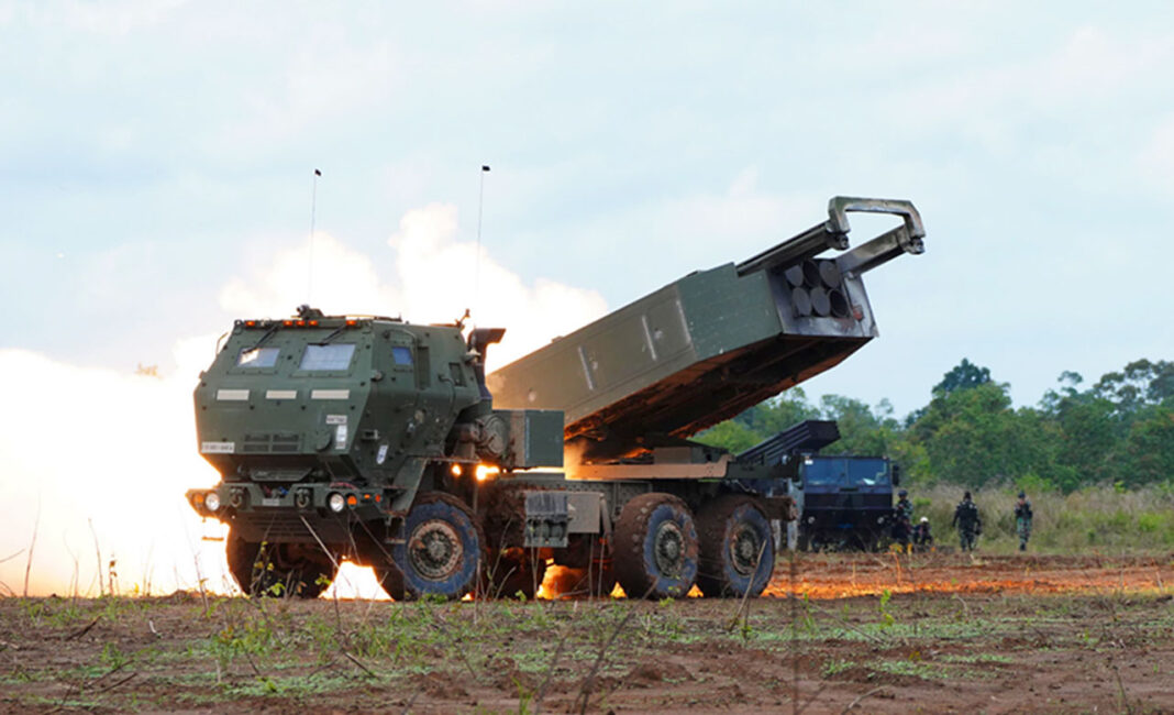 TNI bersama US Army melaksanakan latihan penembakan gabungan Super Garuda Shield (SGS) 2025, di Pusat Latihan Tempur (Puslatpur) TNI AD, Baturaja, Sumatera Selatan, Selasa (2/9).
