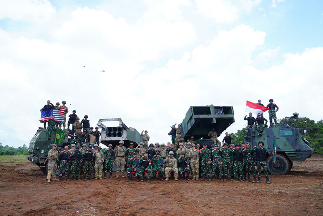 TNI bersama US Army melaksanakan latihan penembakan gabungan Super Garuda Shield (SGS) 2025, di Pusat Latihan Tempur (Puslatpur) TNI AD, Baturaja, Sumatera Selatan, Selasa (2/9).