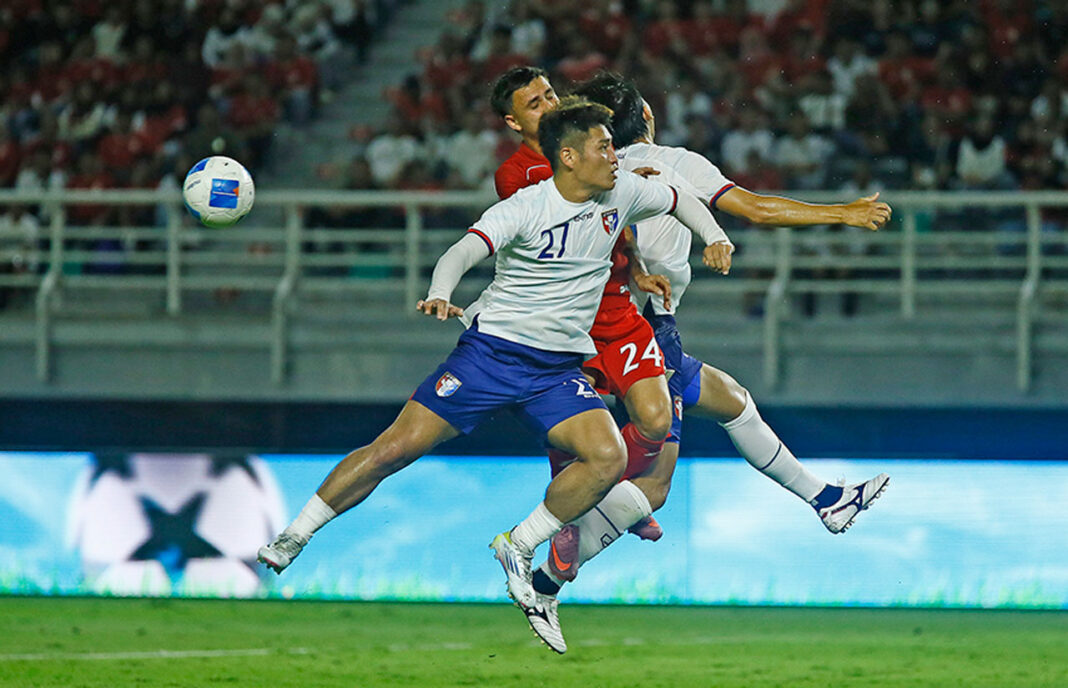Laga Timnas Indonesia saat melawan Chinese Taipei dalam FIFA Matchday, di Stadion Gelora Bung Tomo, Surabaya, Jumat (5/9).