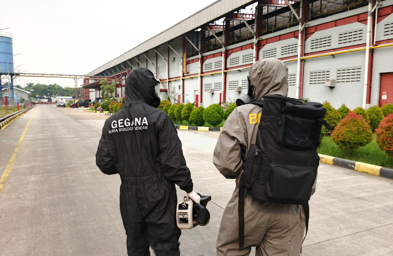 Satgas Percepat Cegah Meluasnya Radiasi Cs-137 di Cikande Satuan Tugas (Satgas) Penanganan Cesium 137 (Cs-137) terus mempercepat kegiatan mitigasi dan penanganan kontaminasi radioaktif di kawasan industri dan pemukiman di Cikande, Kabupaten Serang, Banten, Kamis (30/10).