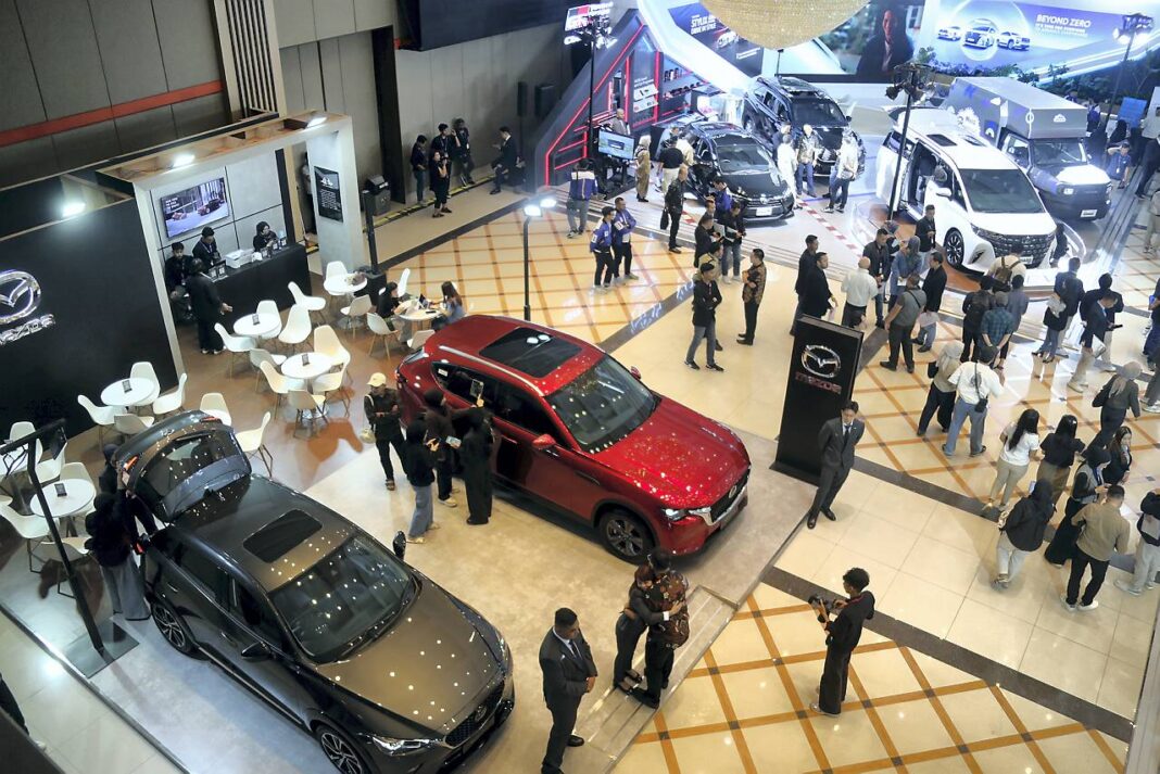 Pembukaan pameran otomotif Gaikindo Indonesia International Auto Show (GIIAS) 2025 di Sudirman Grand Ballroom, Bandung, Rabu (1/10).