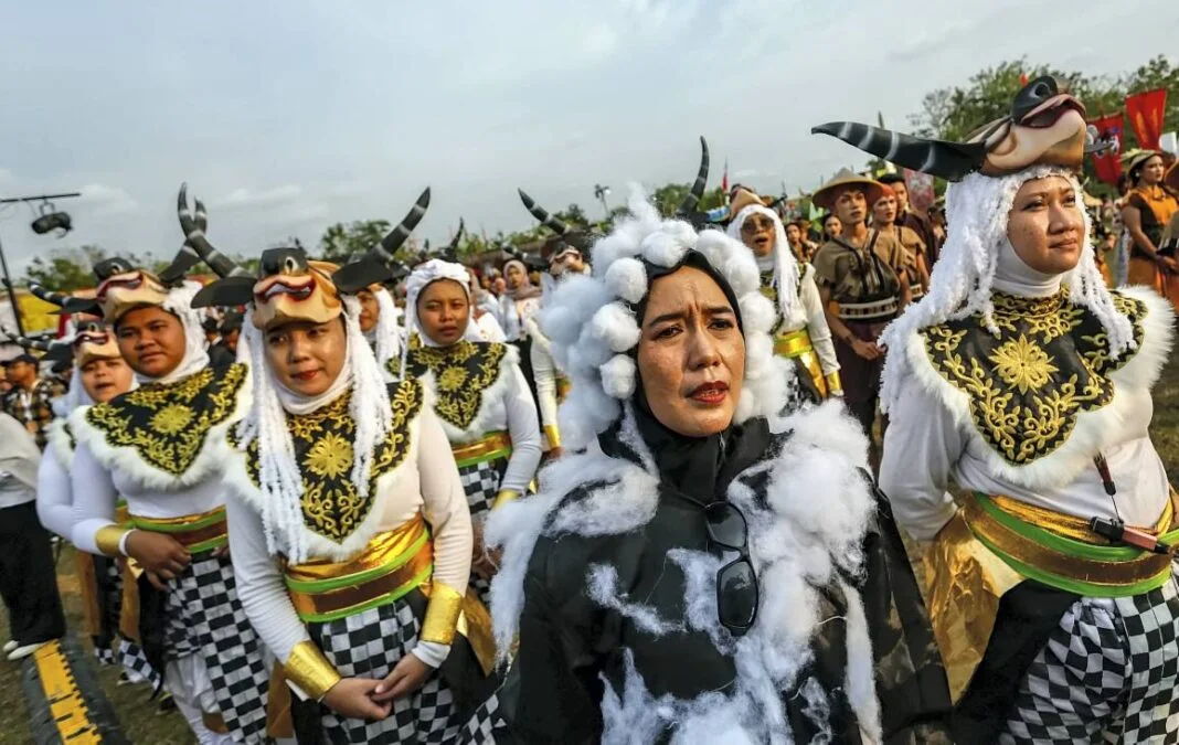 Pembukaan Festival Kebudayaan Yogyakarta 2025 di Lapangan Desa Logandeng, Plembon Kidul, Kapanewon Playen, Gunungkidul, Sabtu (11/10).