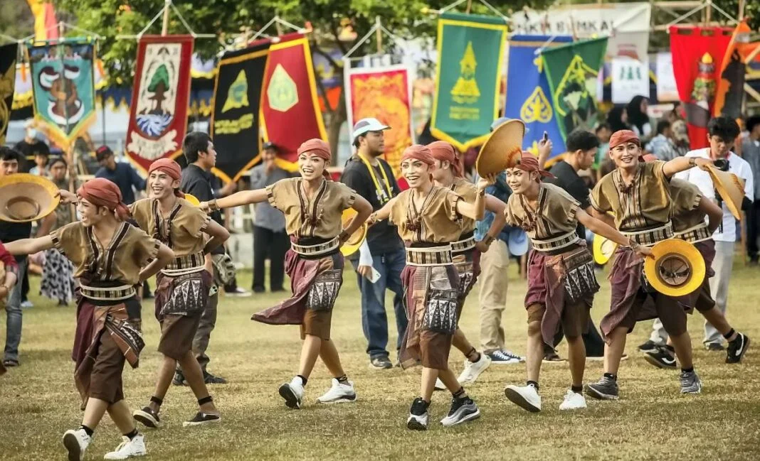 Pembukaan Festival Kebudayaan Yogyakarta 2025 di Lapangan Desa Logandeng, Plembon Kidul, Kapanewon Playen, Gunungkidul, Sabtu (11/10).