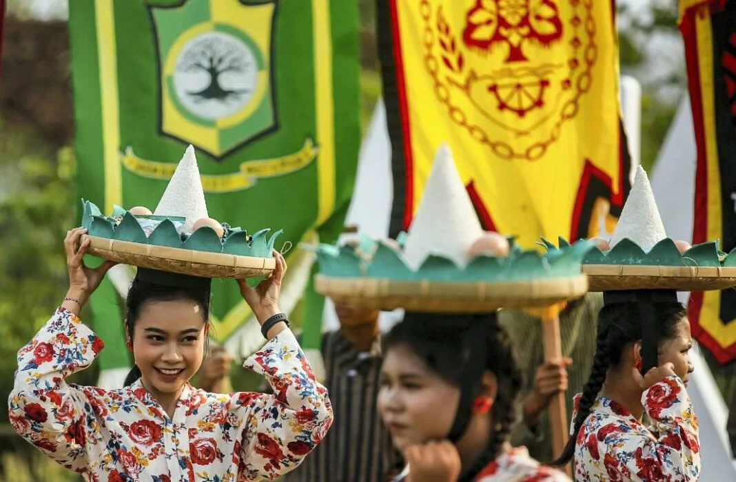 Pembukaan Festival Kebudayaan Yogyakarta 2025 di Lapangan Desa Logandeng, Plembon Kidul, Kapanewon Playen, Gunungkidul, Sabtu (11/10).