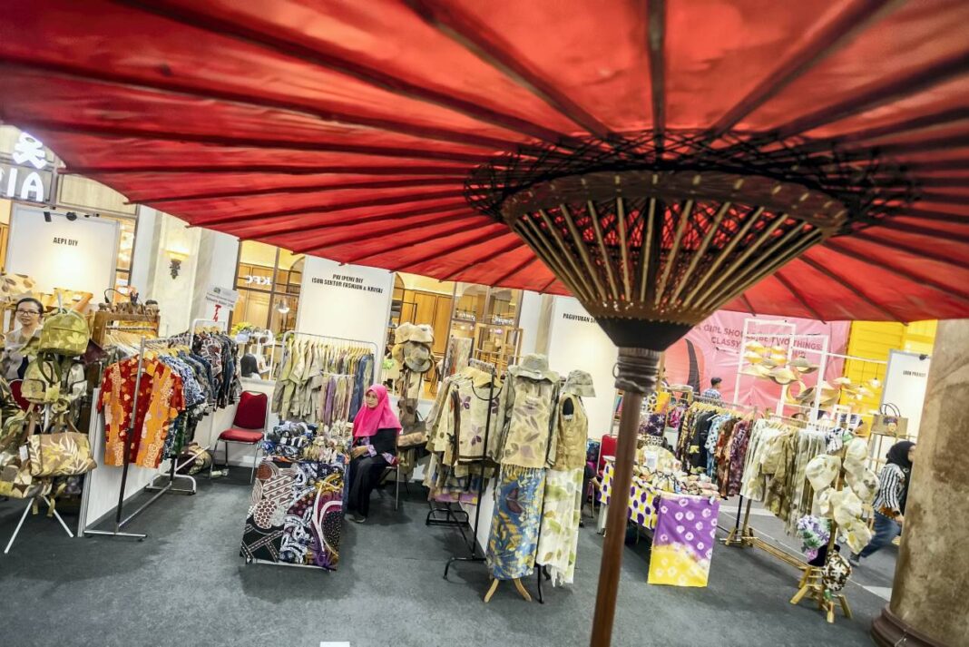 Festival Jogja Ekraf Week 2025, di Atrium Rama, Sleman City Hall, Sleman, Yogyakarta, Jumat (24/10).