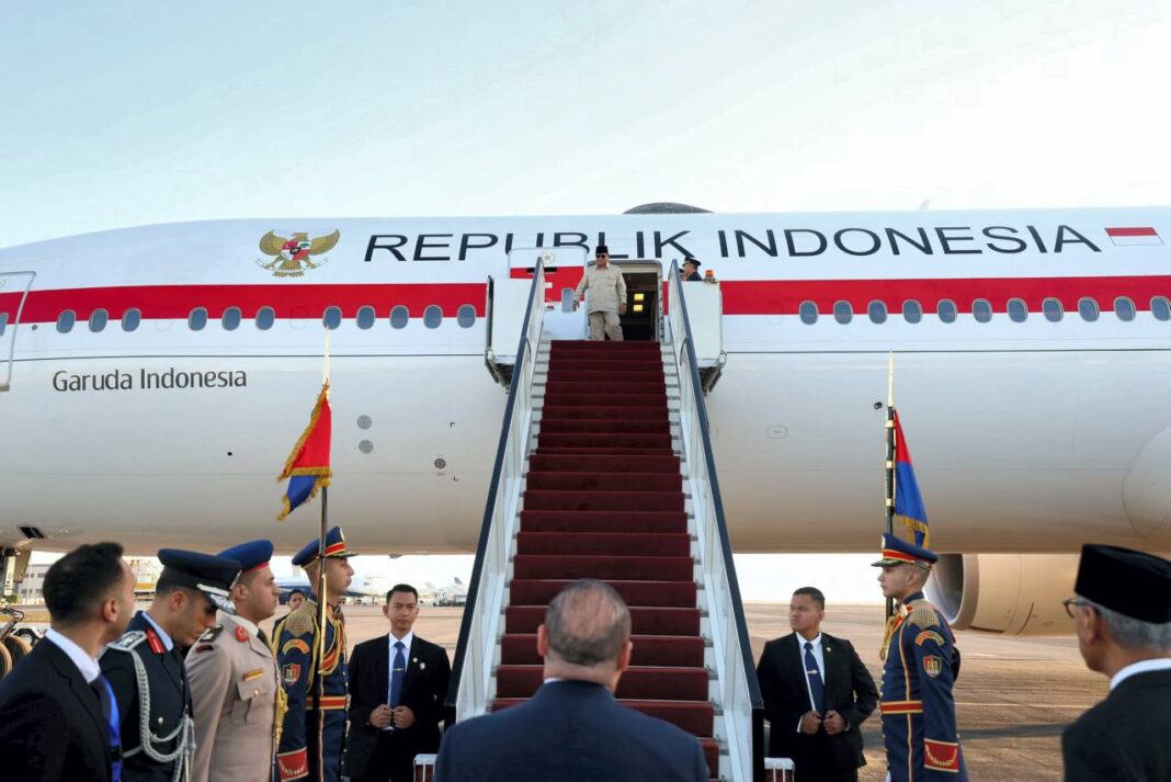 Presiden Prabowo Subianto tiba di Bandar Udara Internasional Sharm El-Sheikh, Republik Arab Mesir, Senin (13/10).