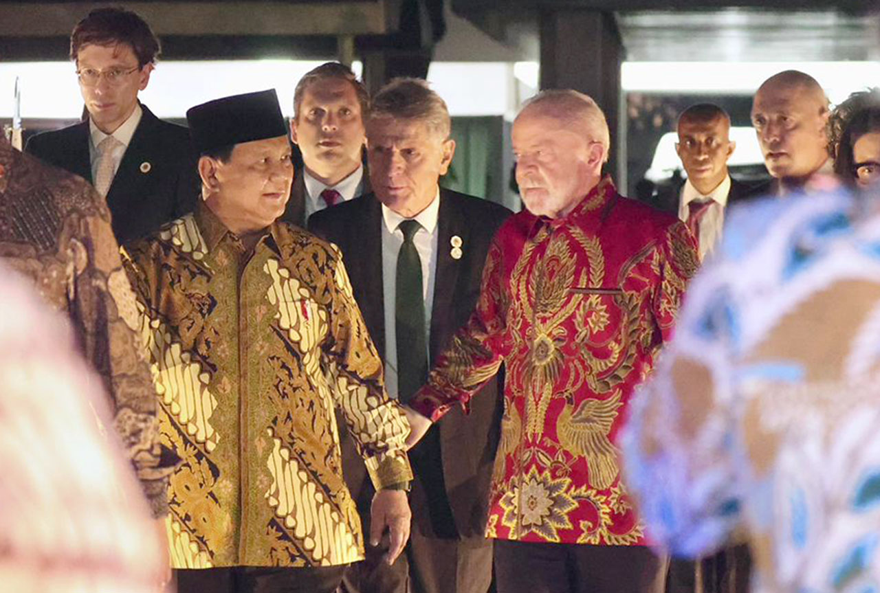 Presiden Prabowo Subianto dan Presiden Brasil Luiz Inácio Lula da Silva merayakan ulang tahun (ultah) bareng, di Istana Kepresdienan, Jakarta, Kamis (23/10).