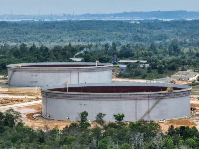 Tangki Raksasa Pertamina