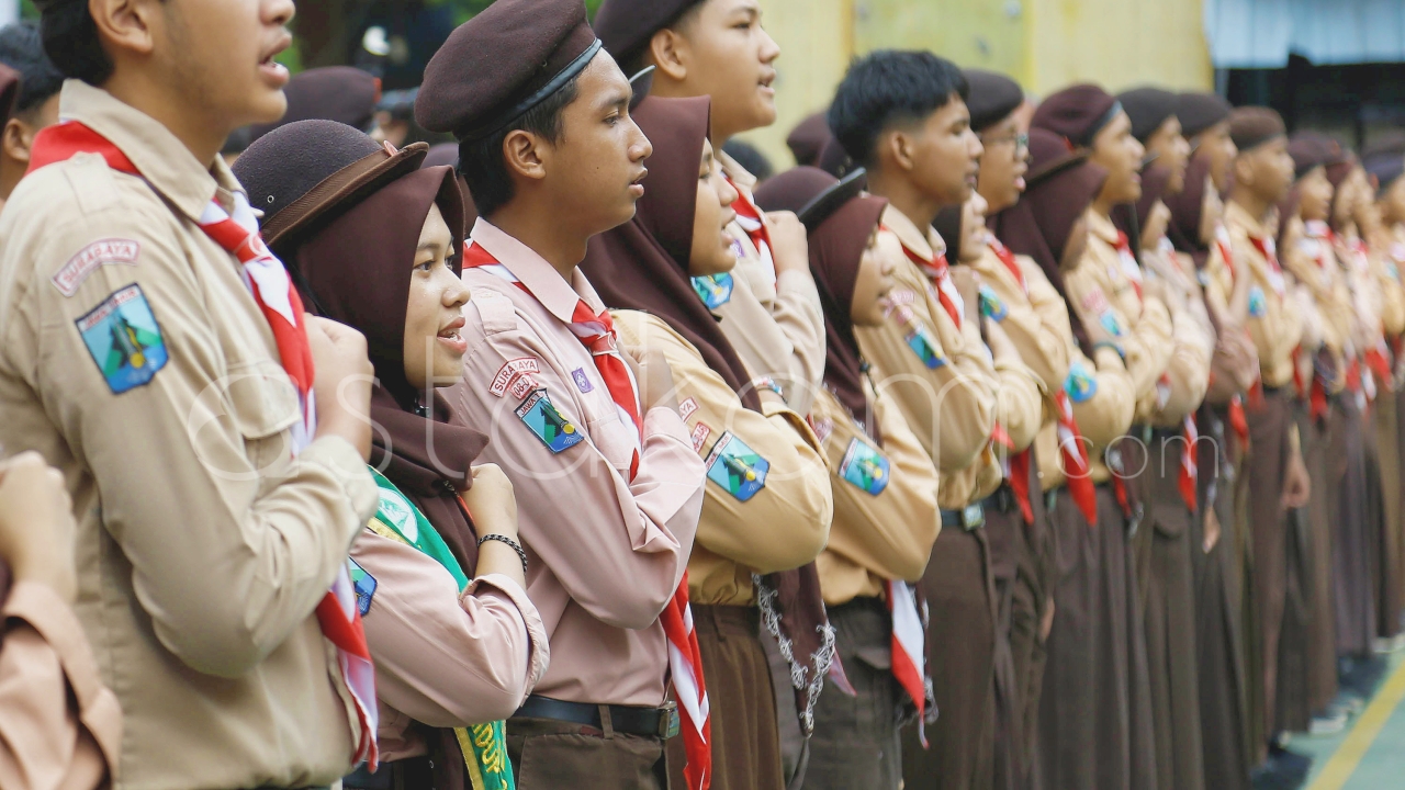 Deklarasi Anak Surabaya Sehat Digital Ratusan siswa dan siswi Sekolah Menengah Pertama Negeri (SMPN) Surabaya mengikuti rangkaian Deklarasi Anak Surabaya Sehat Digital, di SMPN 19 se-Surabaya, Jawa Timur, Kamis (27/11).