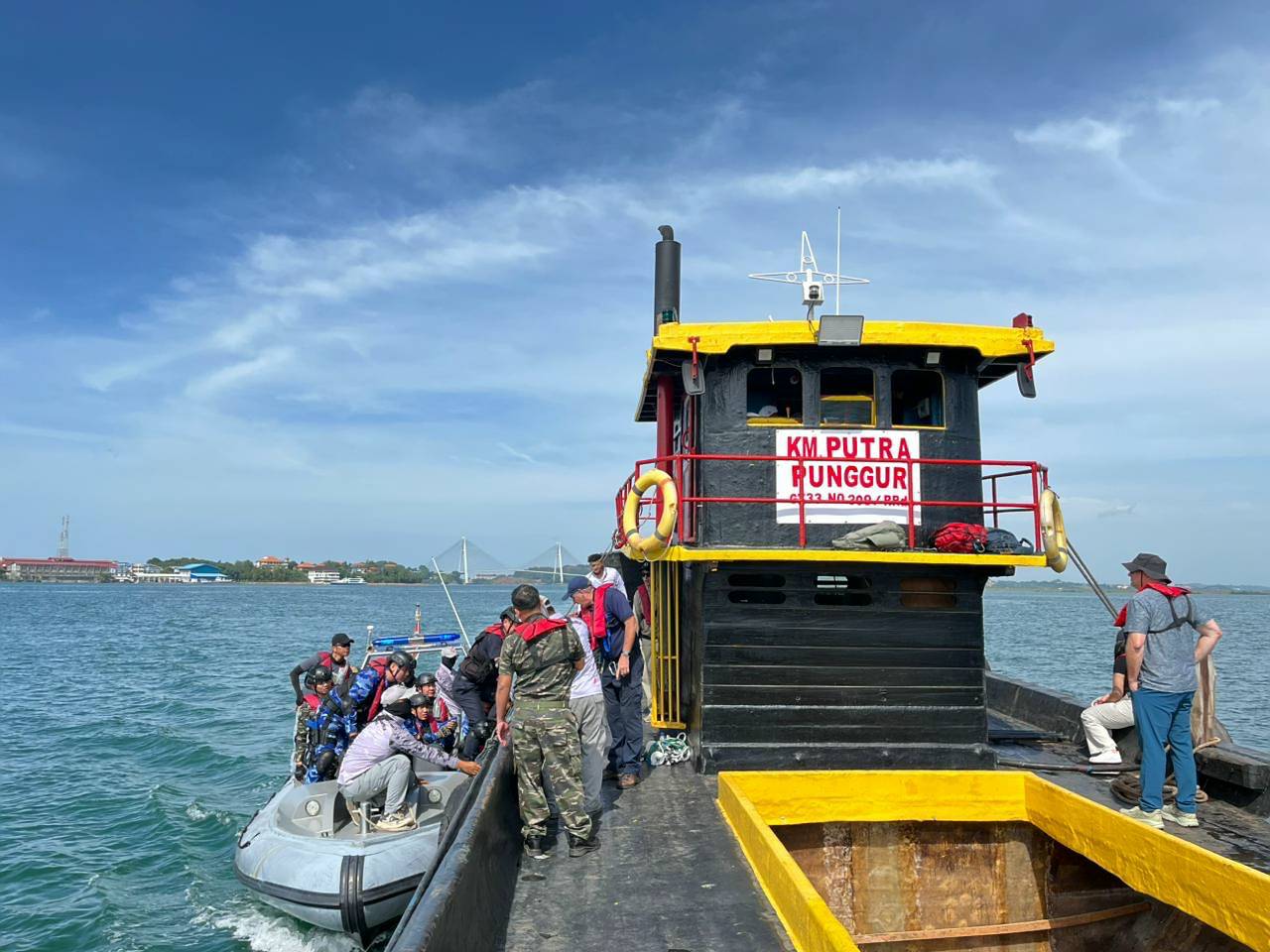 Pelatihan Visit, Board, Search, and Seizure (VBSS) yang diselenggarakan oleh Bakamla RI bekerja sama dengan United Nations Office on Drugs and Crime (UNODC), di Pangkalan Bakamla Batam, Kepulauan Riau, Senin (10/11).