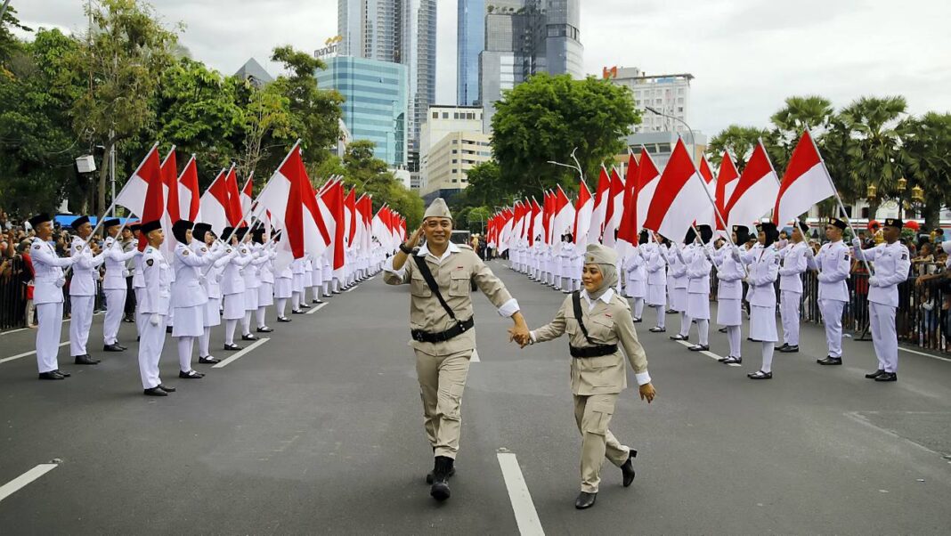 Teatrikal Pertempuran 10 November Teatrikal pertempuran 10 November, di kawasan Jalan Tunjungan, Surabaya, Jawa Timur, Minggu (02/11).