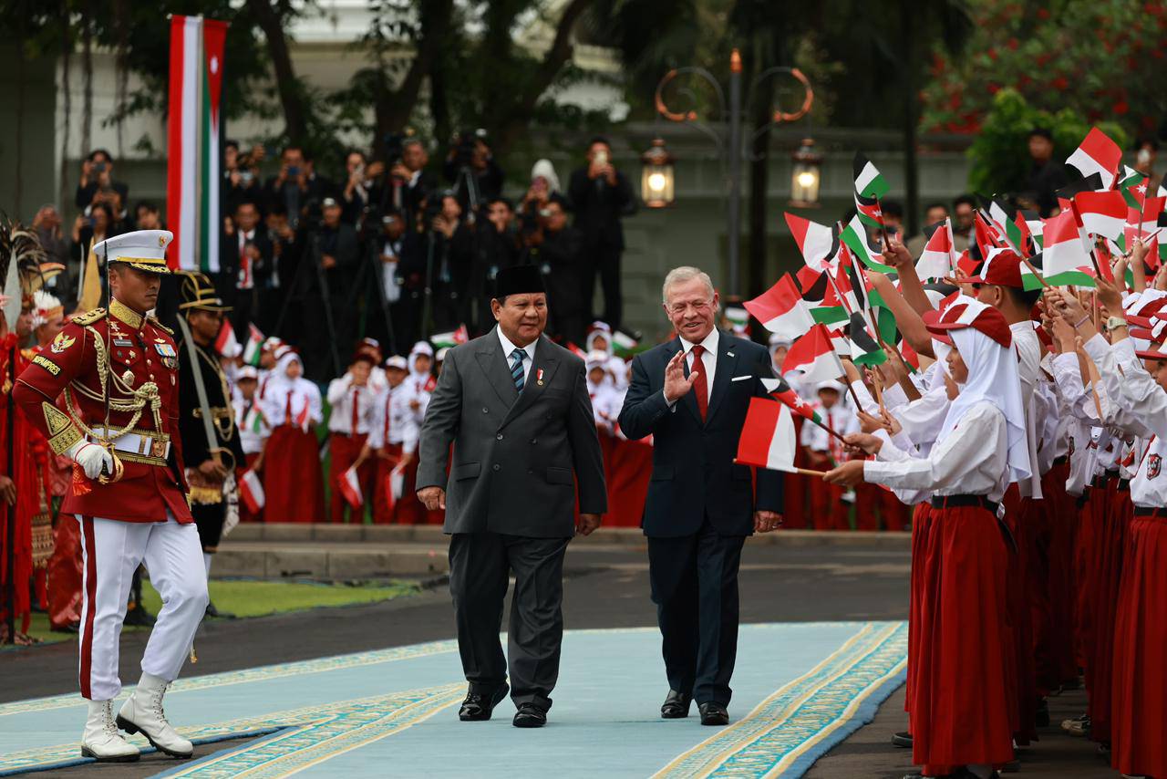 Raja Abdullah II Tiba di Istana Merdeka