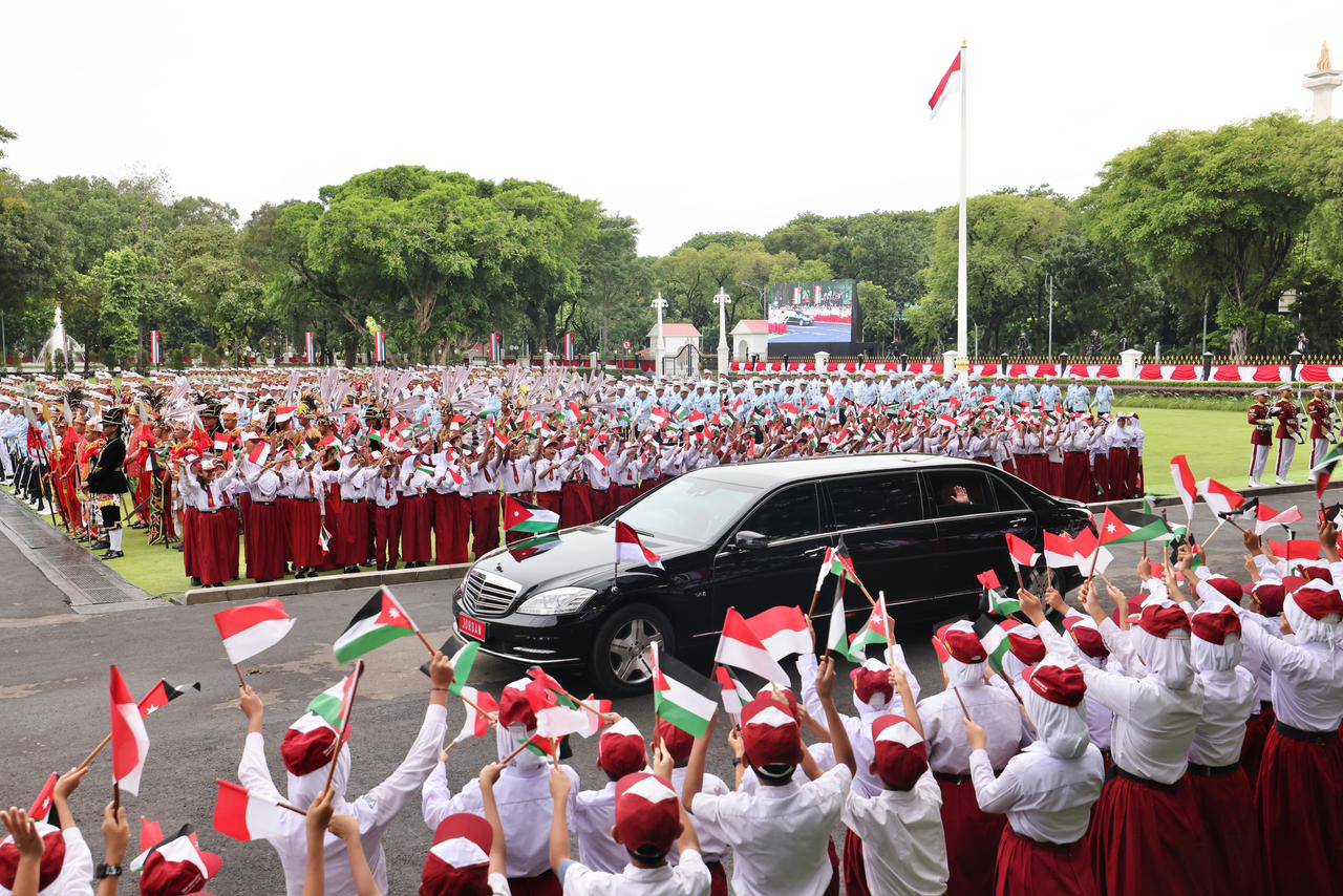 Raja Abdullah II Tiba di Istana Merdeka - Astakom.com