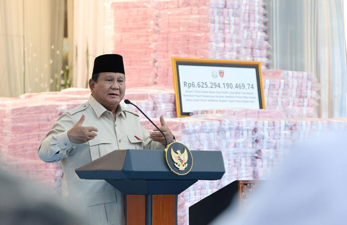 Presiden Prabowo Subianto Hadiri Penyerahan Uang oleh Kejagung