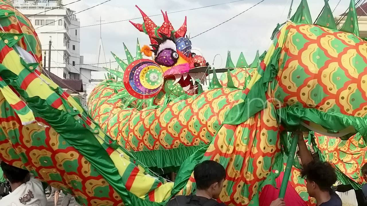 Latihan Naga Jelang Cap Go Meh di Pontianak Latihan kelompok naga Mitra Bhakti jelang perayaan Cap Go Meh di Pontianak