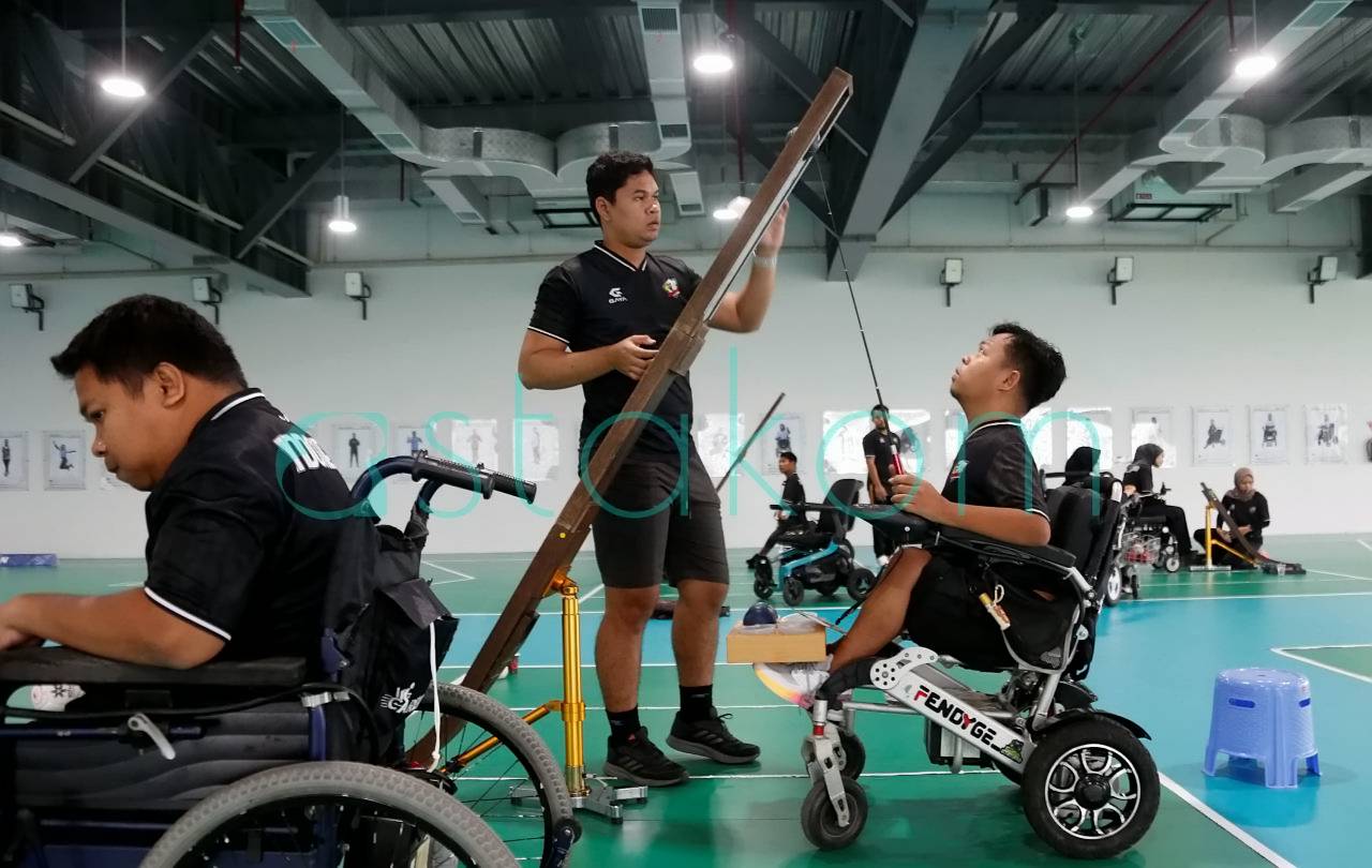 Atlet NPC Indonesia latihan boccia di Pelatnas Karanganyar.