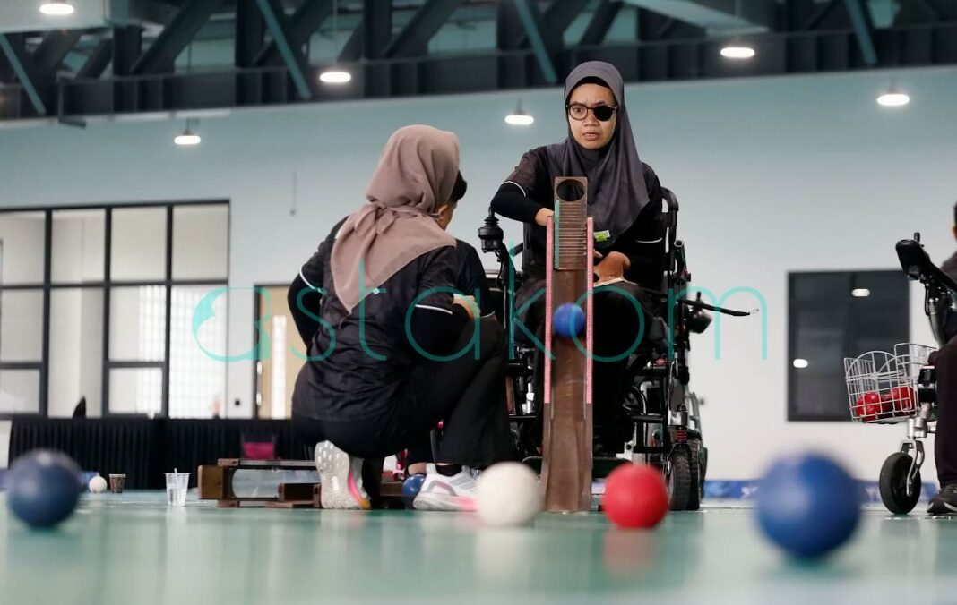 Atlet NPC Indonesia latihan boccia di Pelatnas Karanganyar.