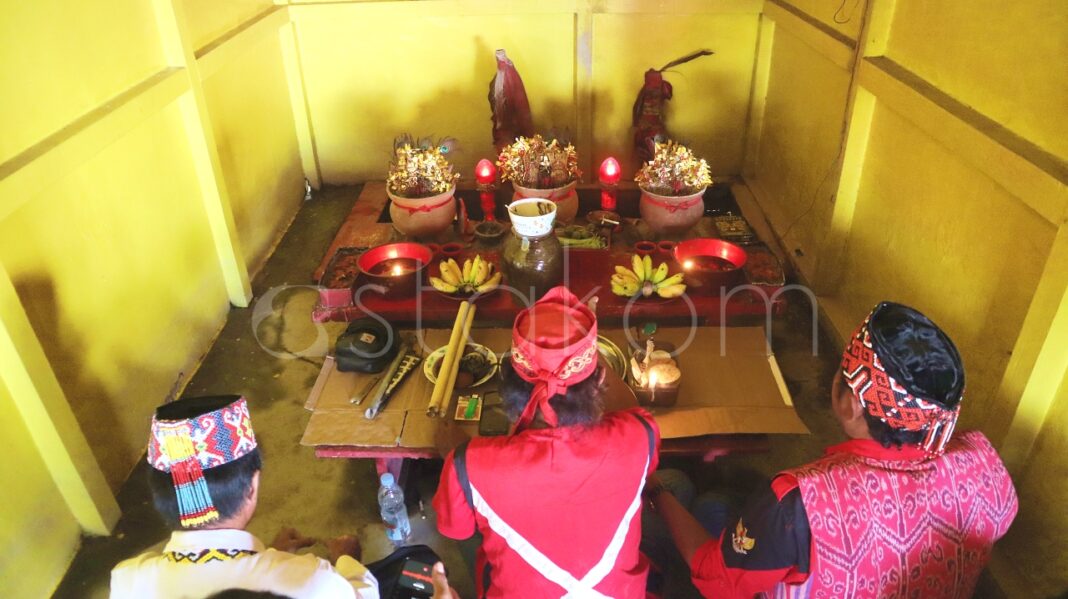 Pelaksanaan ritual adat Nabo' Panyugu di Ambawang Kuala