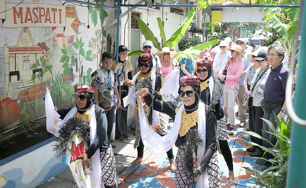 Target Kunjungan Wisman Nasional Tahun 2026 Wisatawan asing mengunjungi bangunan cagar budaya Kotalama Surabaya