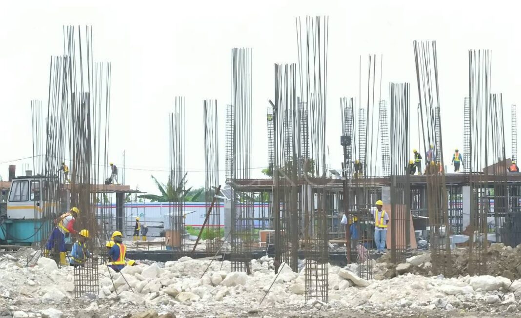 Progres pembangunan gedung Sekolah Rakyat di Kedung Cowek Surabaya