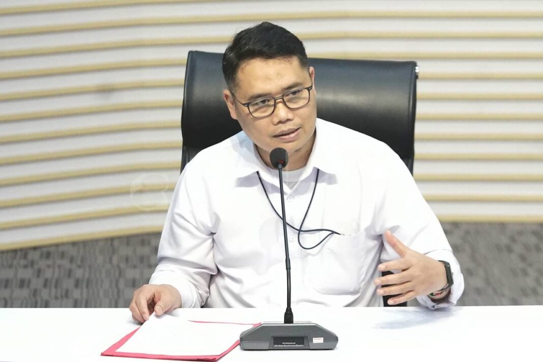 Tersangka korupsi Bea Cukai Salisa Asmoaji saat keluar dari Gedung Merah Putih KPK